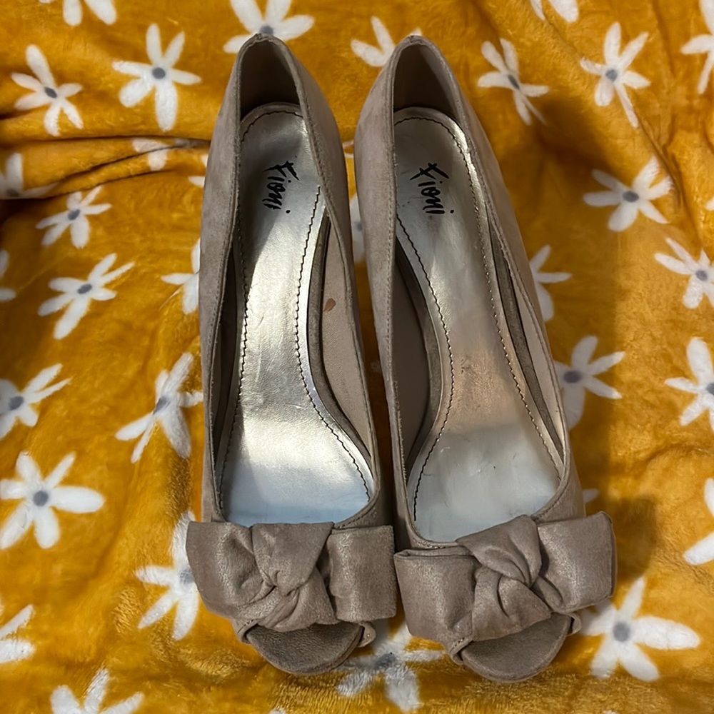 Like new heels